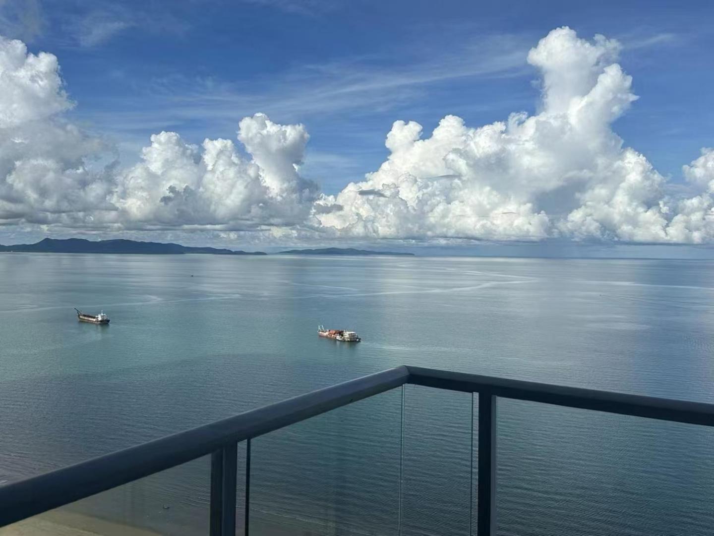 Copacabana 科帕卡巴纳海乔木提安海滩毗邻乔木提安夜市